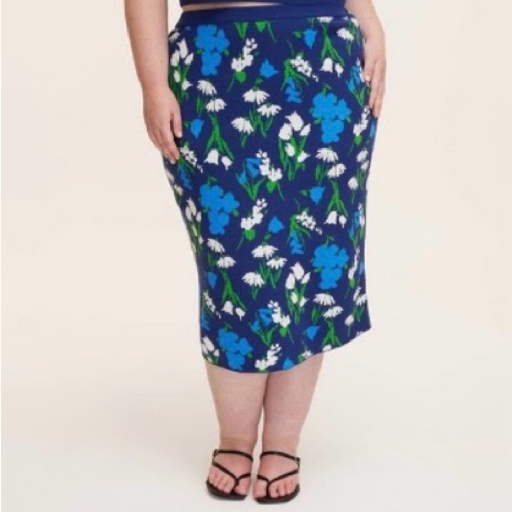 Floral Pencil Skirt in Navy Blue with Blue and White Blooms